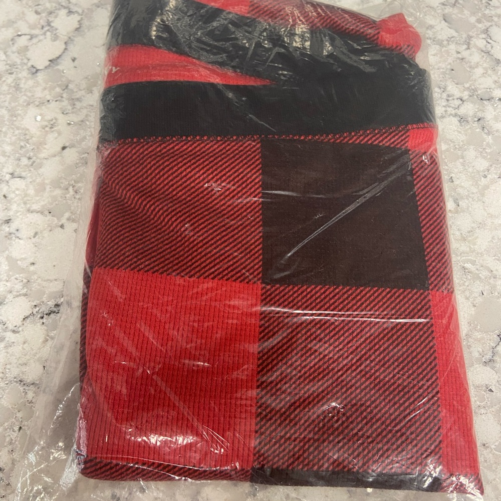 Old Navy Red and Black Plaid Thermal Pajama Pants (XL)